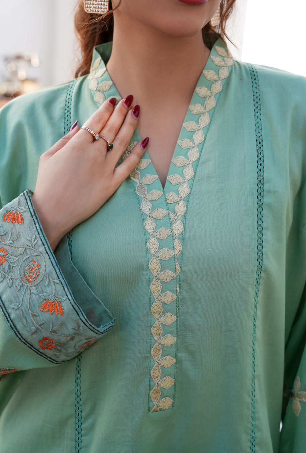 PISTA PERFECTION - Embroidered Lawn 3PC - stitched