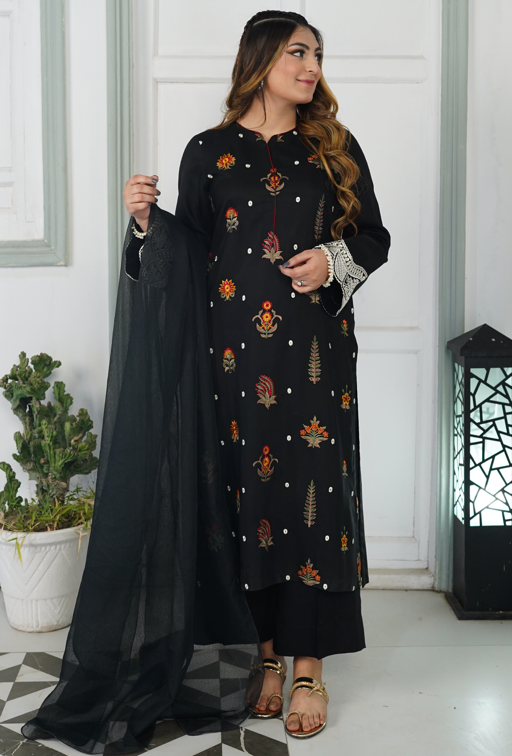 Raat ki Raani - Embroidered Lawn 3PC - stitched