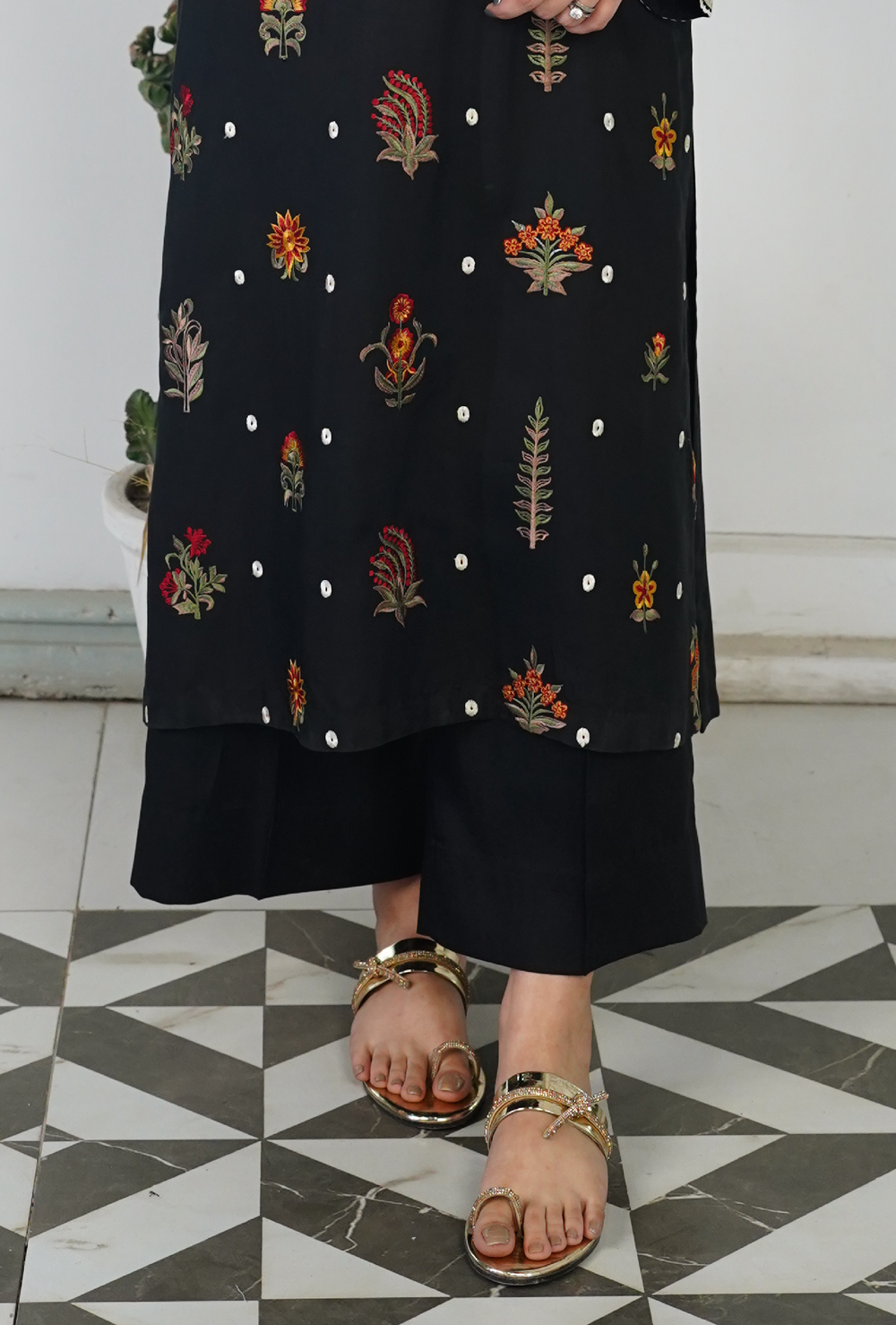 Raat ki Raani - Embroidered Lawn 3PC - stitched
